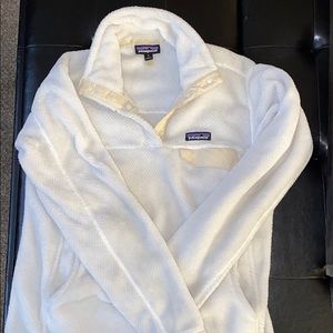 Patagonia White Fleece Pullover w/ Kangaroo Pocket
